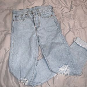 Levi’s mom jeans